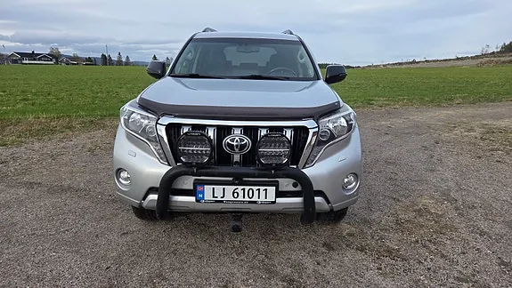 Toyota Land Cruiser 2015 photo 2