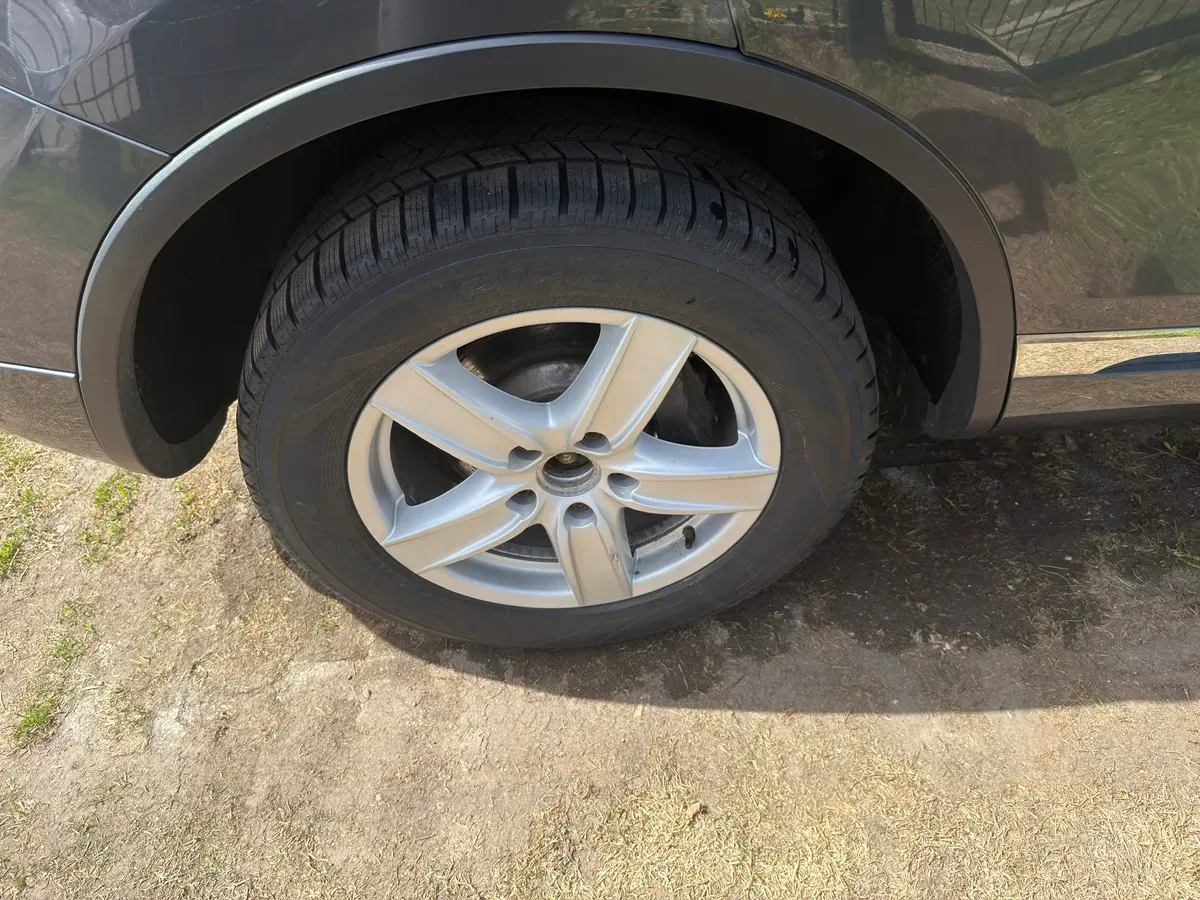 Volkswagen Touareg 2011 photo 2