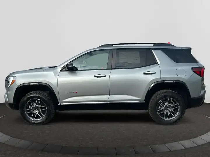 GMC Terrain 2027 photo 2