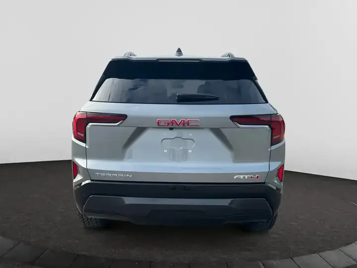 GMC Terrain 2027 photo 4