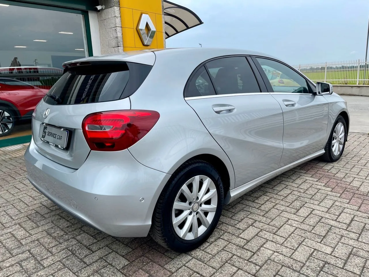 Mercedes-Benz A 180 2016 photo 3