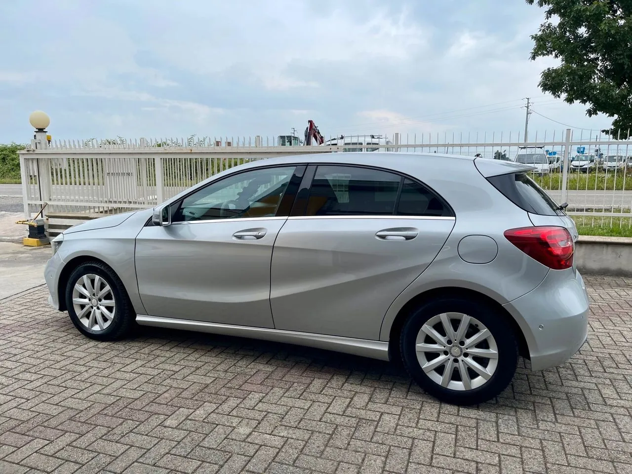 Mercedes-Benz A 180 2016 photo 4