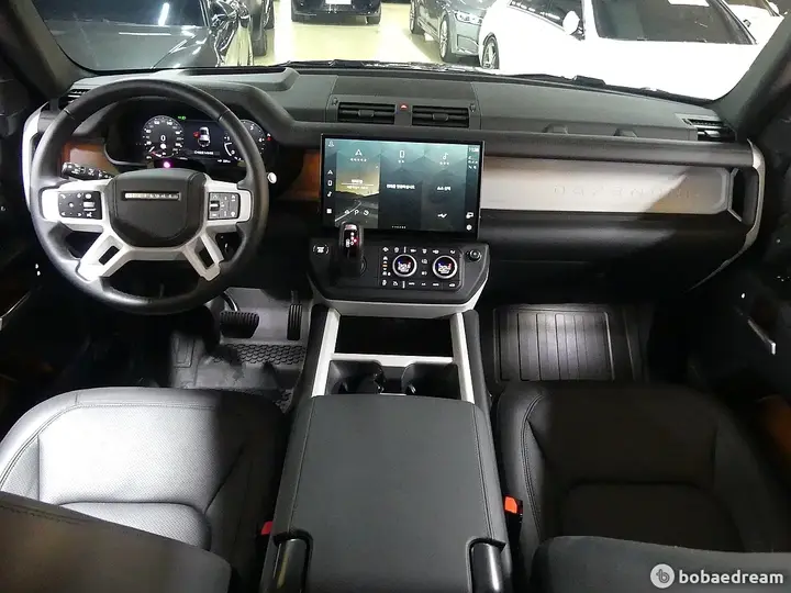 Land Rover Defender 2026 photo 4