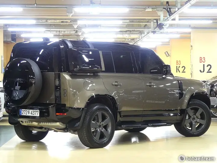 Land Rover Defender 2026 photo 3