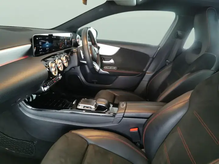 Mercedes-Benz A-Class 2019 photo 4