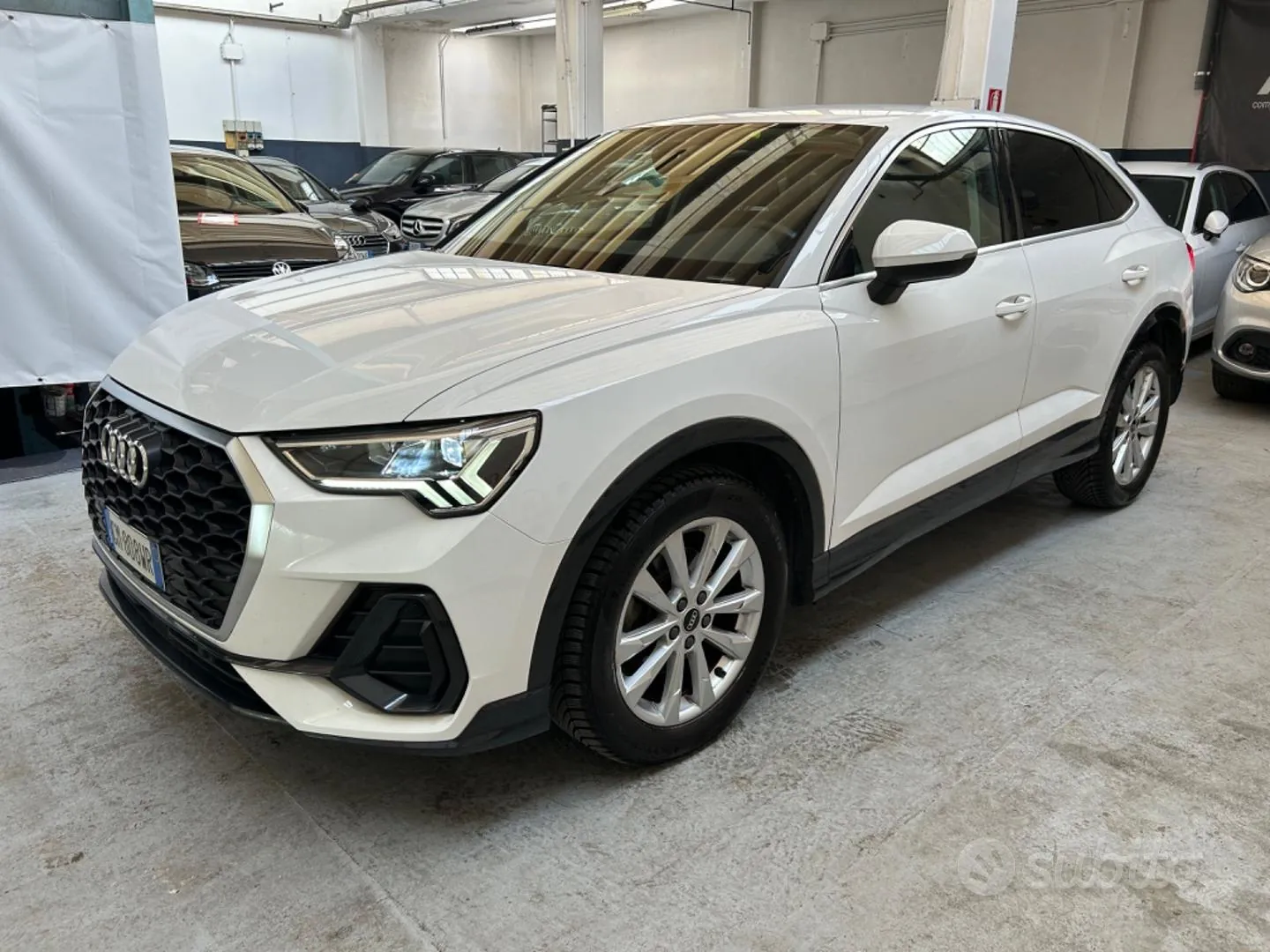 Audi Q3 2023 photo 2
