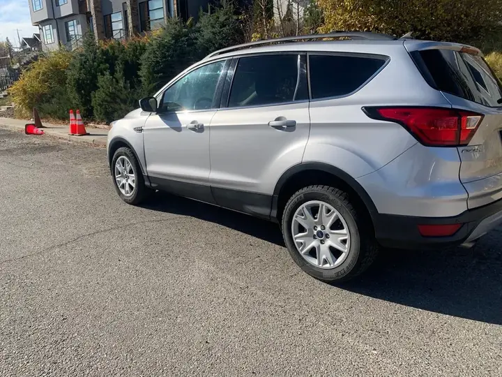 Ford Escape 2019 photo 3