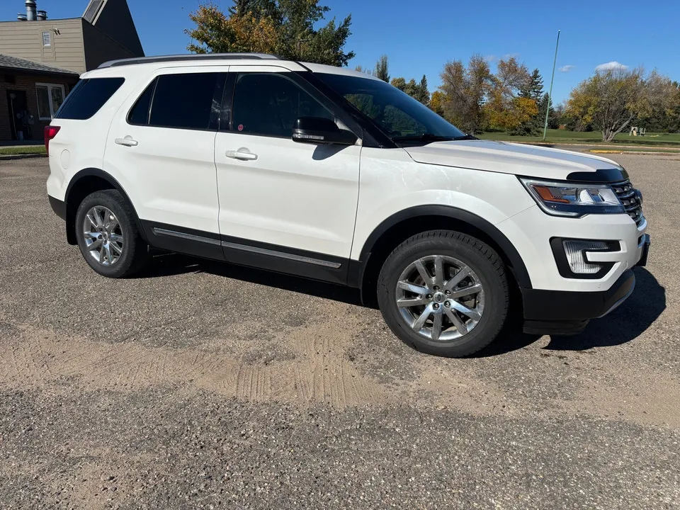 Ford Explorer 2016 photo 2