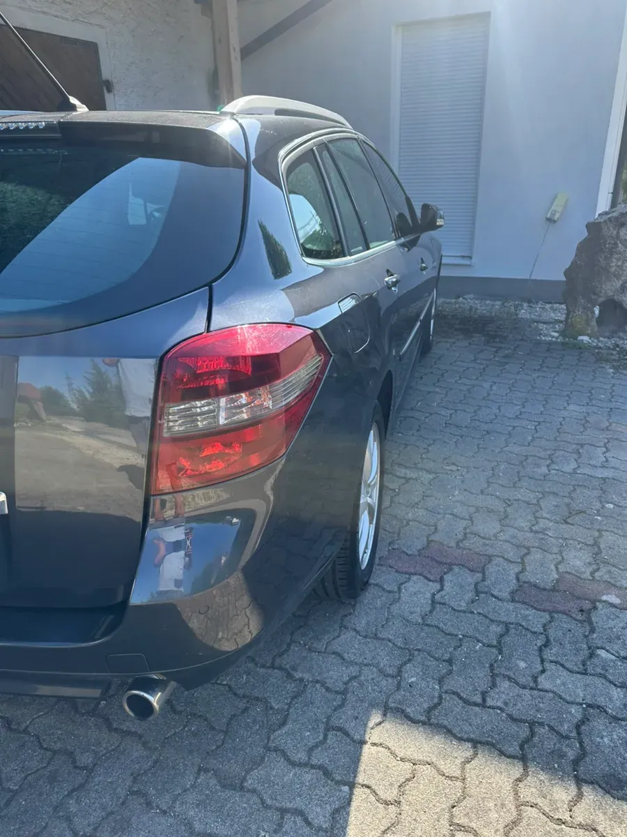 Renault Laguna 2010 photo 3