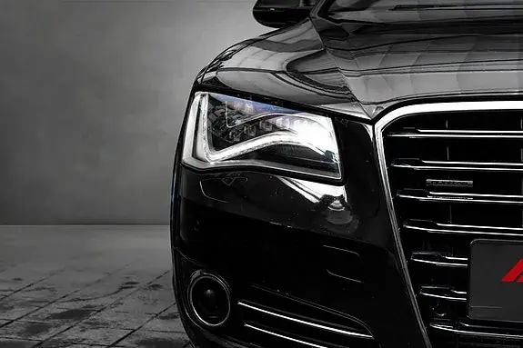 Audi A8 2012 photo 4