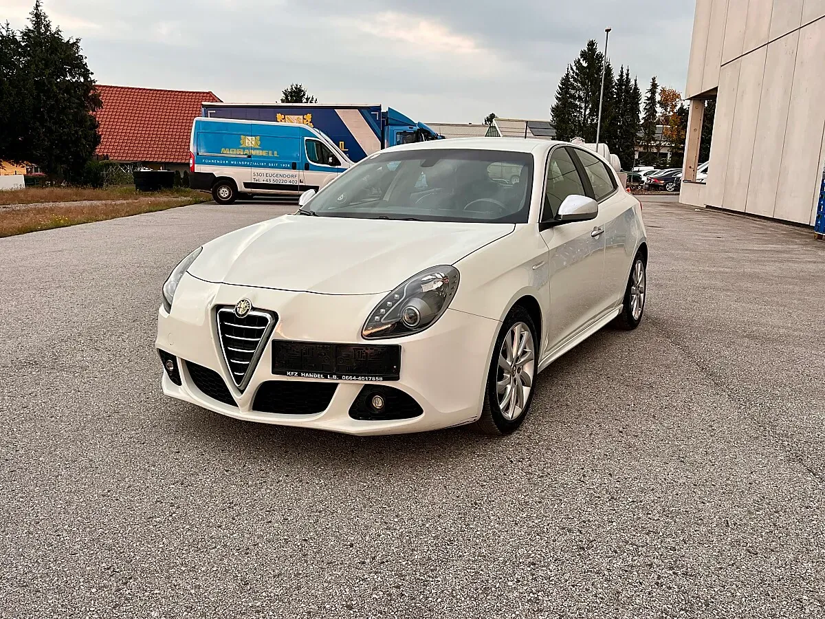 Alfa Romeo Giulietta 2010 photo 3