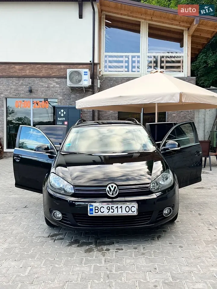 Volkswagen Golf 2011 photo 2
