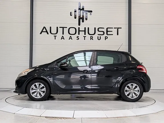 Peugeot 208 2012 photo 3