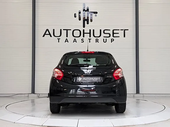 Peugeot 208 2012 photo 5