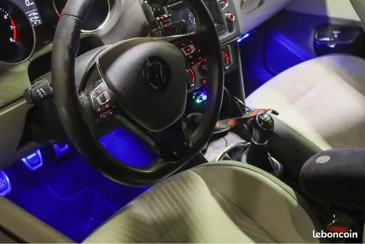 Volkswagen Polo 2014 photo 2