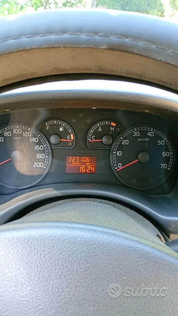 Fiat Punto 2004 photo 4