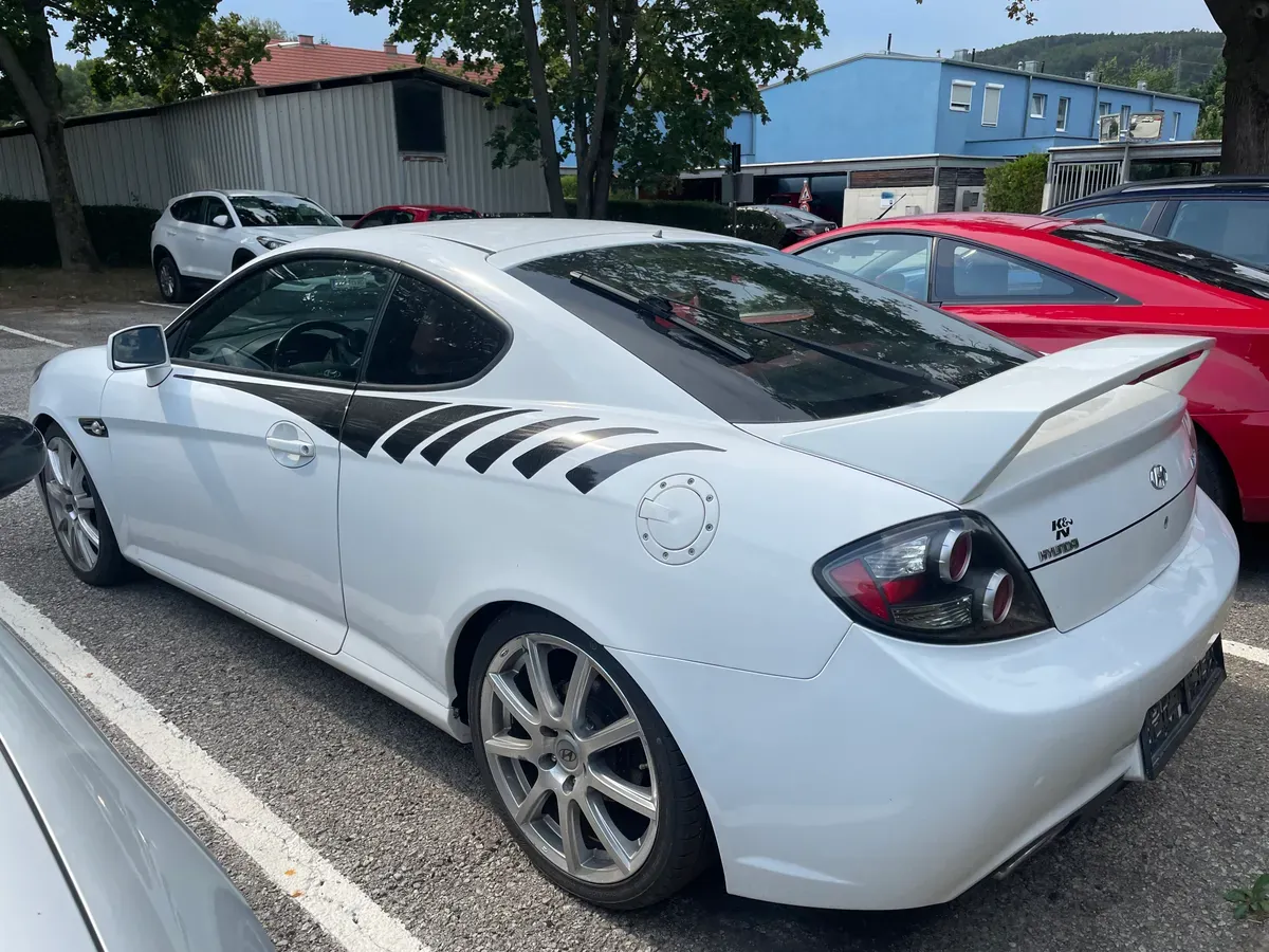 Hyundai Tiburon 2008 photo 2
