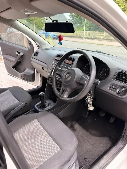 Volkswagen Polo 2011 photo 5