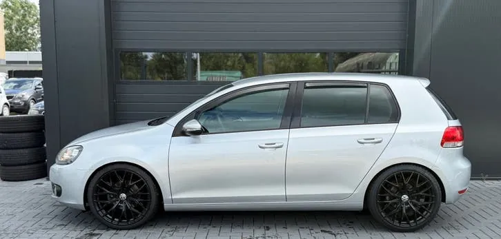 Volkswagen Golf 2010 photo 3
