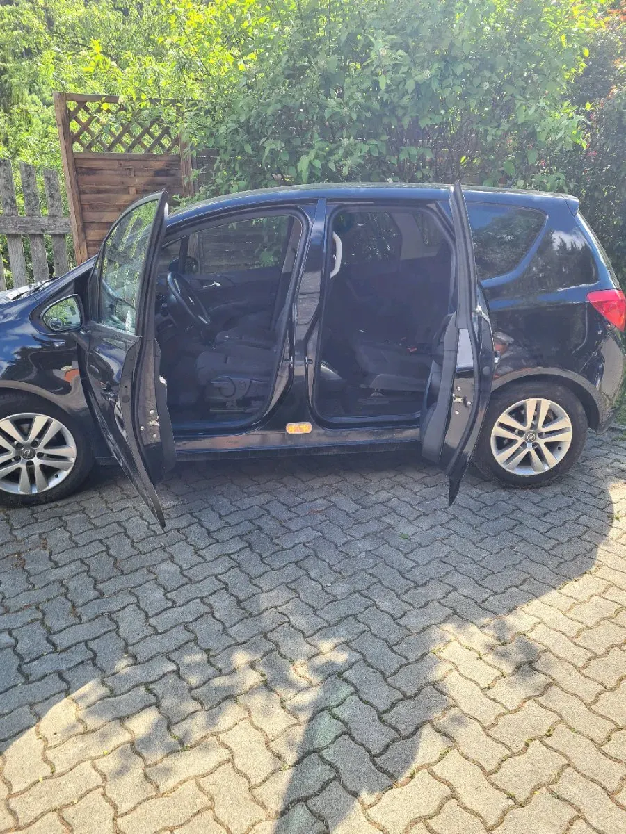 Opel Meriva 2011 photo 2