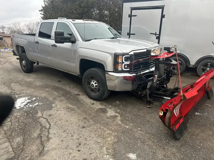 Chevrolet Silverado 2500 2018 photo 2