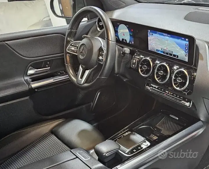 Mercedes-Benz B 200