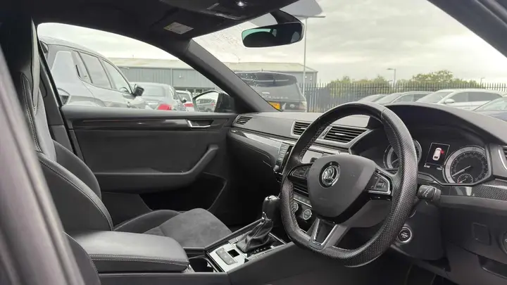 Skoda Superb 2017 photo 3