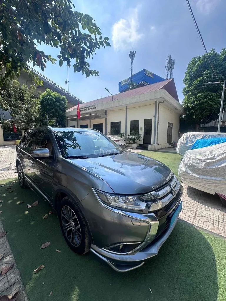 Mitsubishi Outlander 2016 photo 2