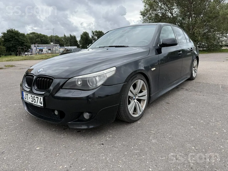 BMW E60 2004 photo 3
