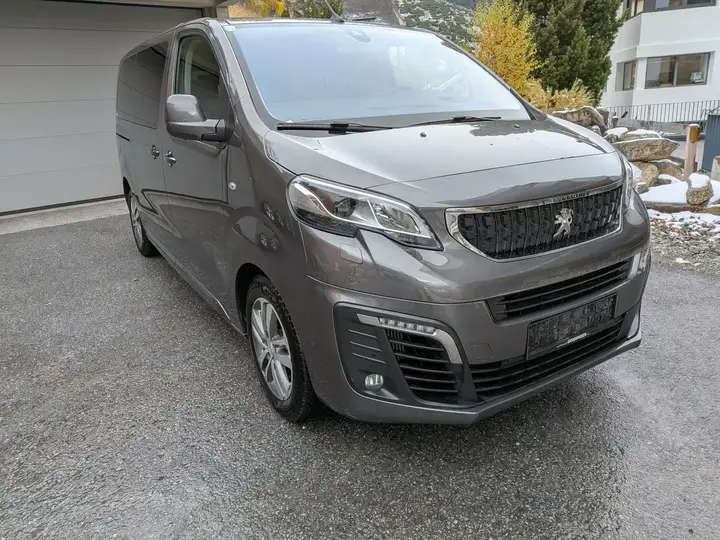 Peugeot Traveller
