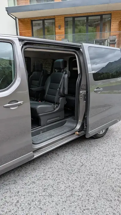 Peugeot Traveller 2018 photo 3