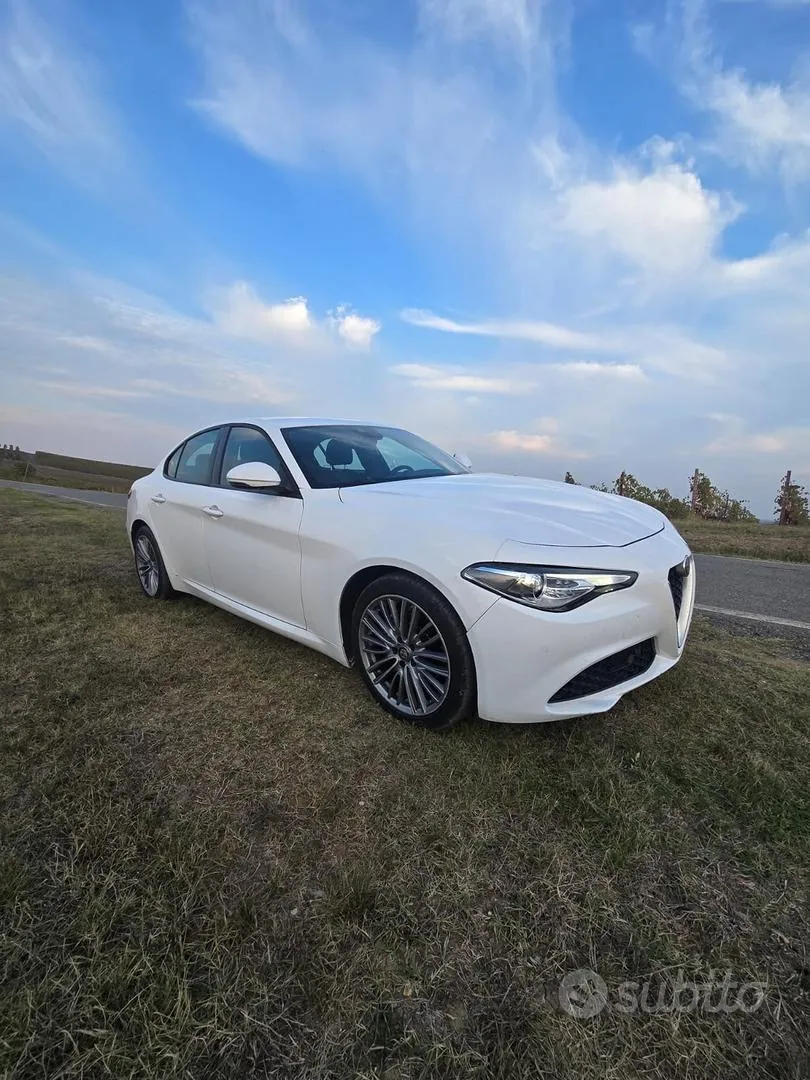 Alfa Romeo Giulia 2019 photo 3