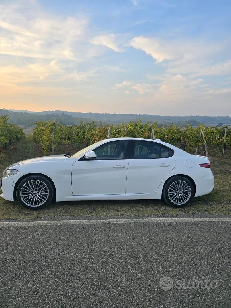 Alfa Romeo Giulia 2019 photo 4