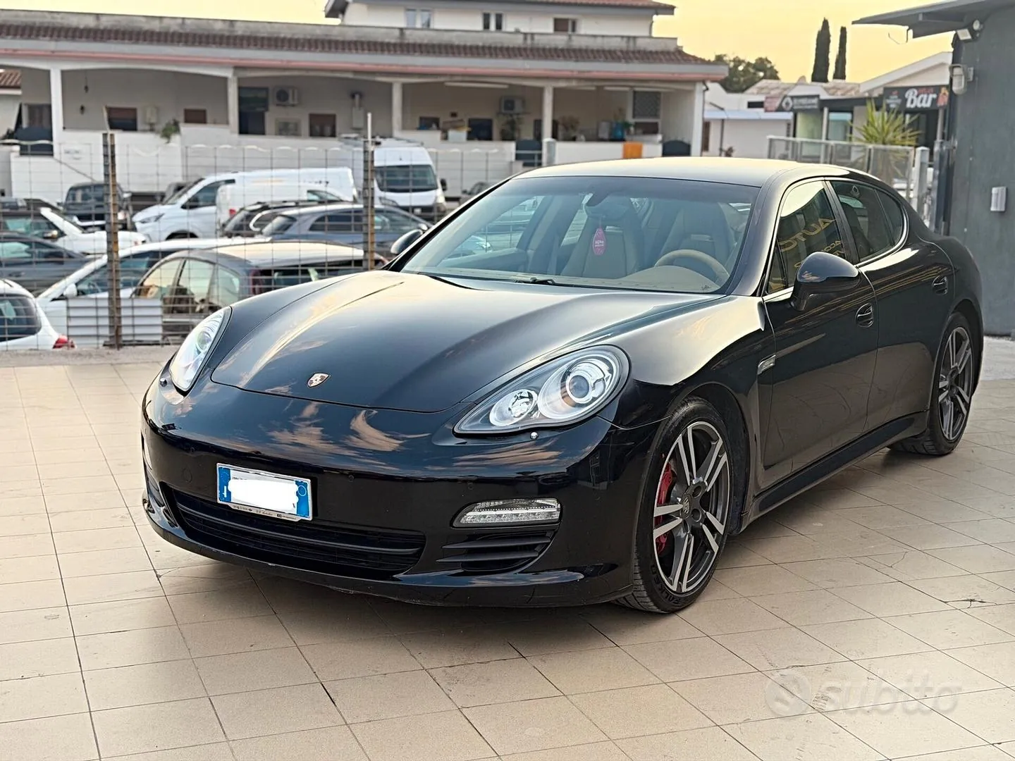 Porsche Panamera 2012 photo 2