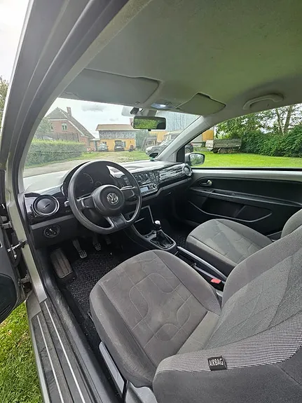 Volkswagen Up 2014 photo 4