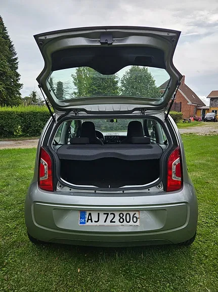 Volkswagen Up 2014 photo 5