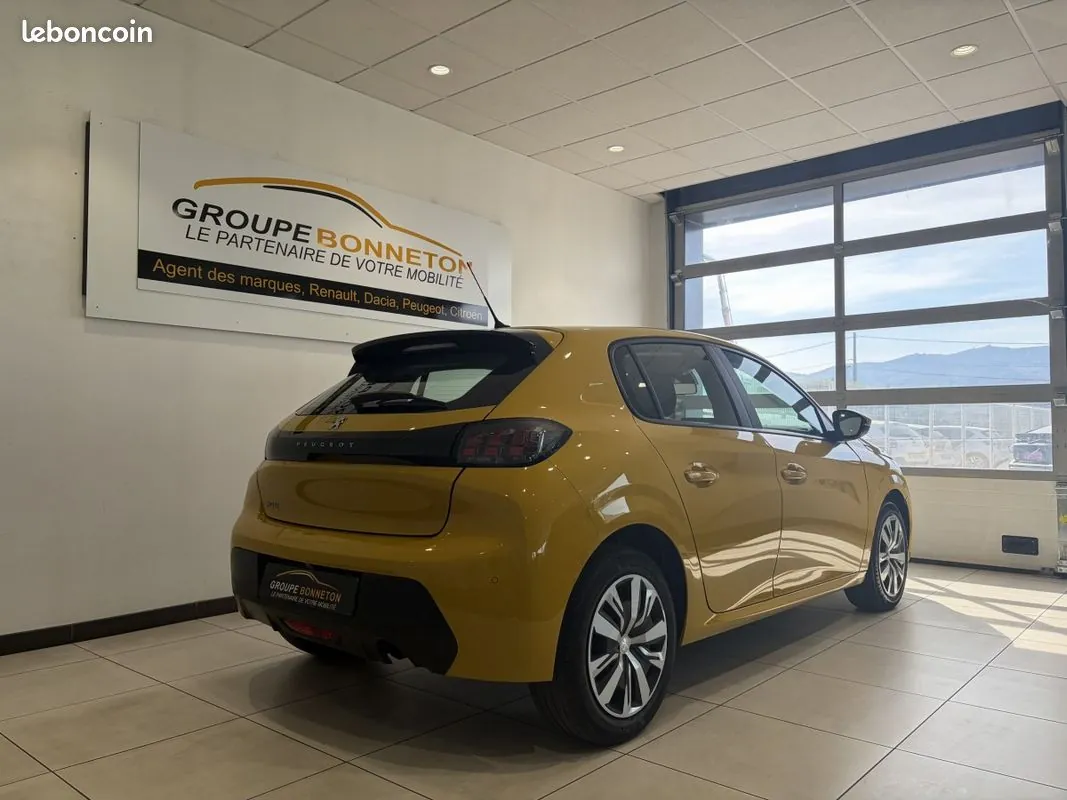 Peugeot 208 2020 photo 2
