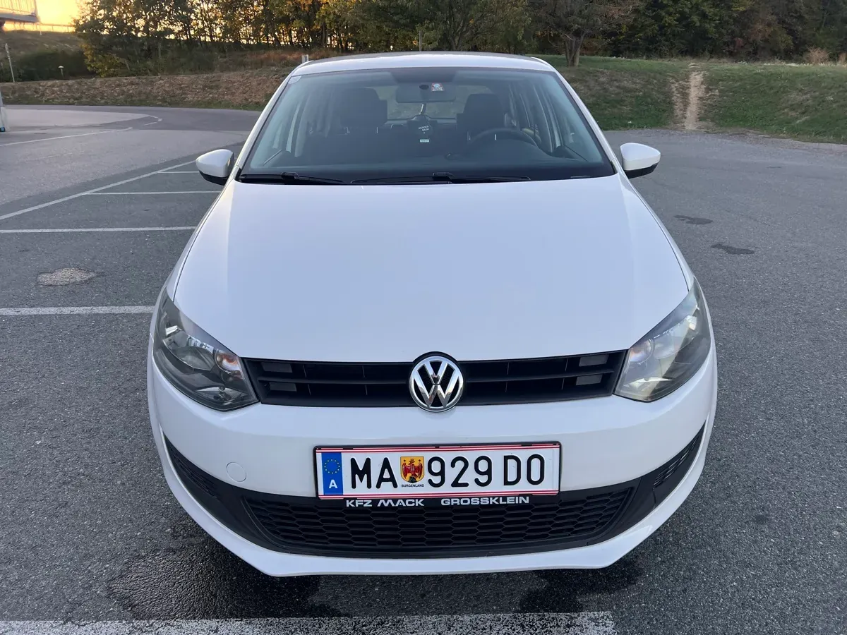 Volkswagen Polo 2013 photo 2