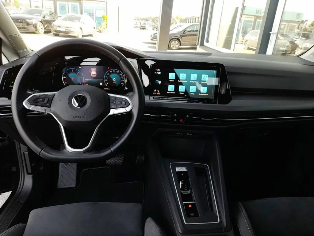 Volkswagen Golf 2022 photo 3