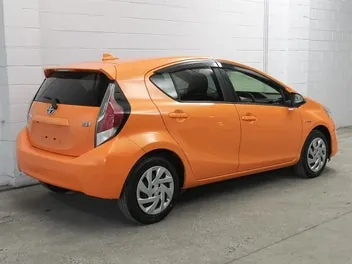 Toyota Aqua 2015 photo 3