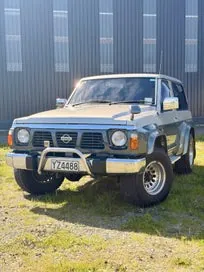 Nissan Safari 1992 photo 3