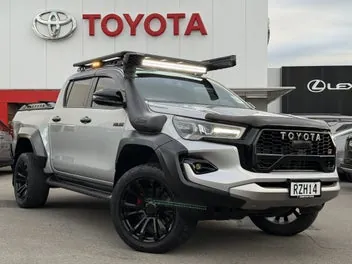 Toyota Hilux 2023 photo 2