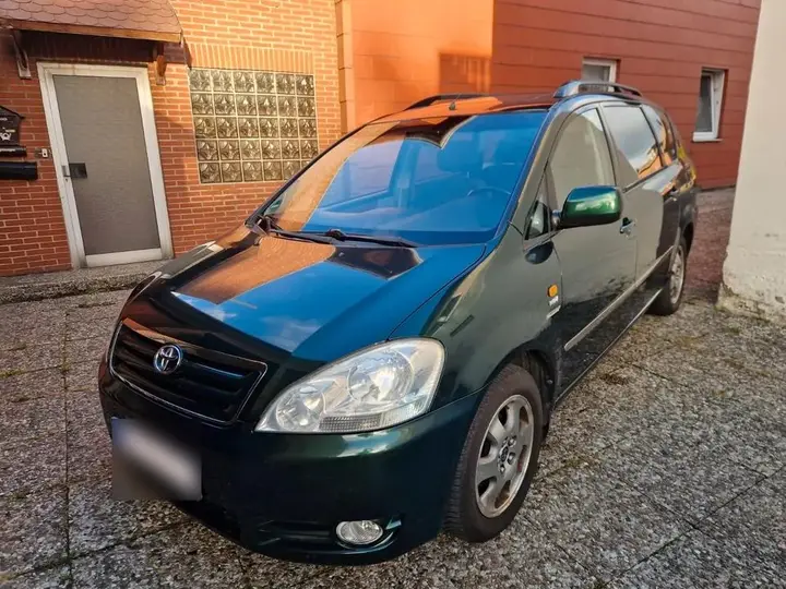 Toyota Avensis Verso