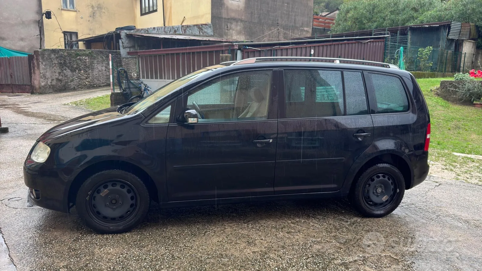 Volkswagen Touran 2005 photo 2