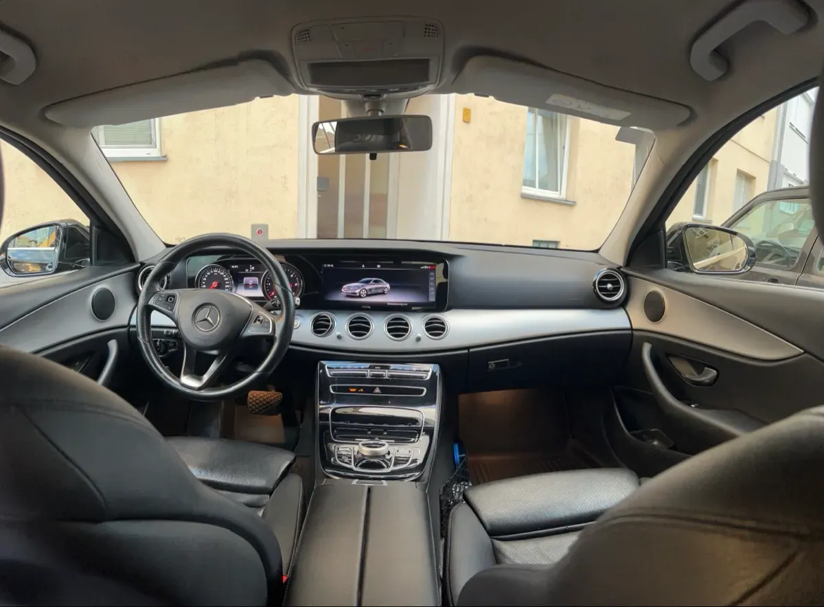 Mercedes-Benz E-Class 2017 photo 3