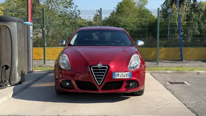Alfa Romeo Giulietta 2012 photo 2