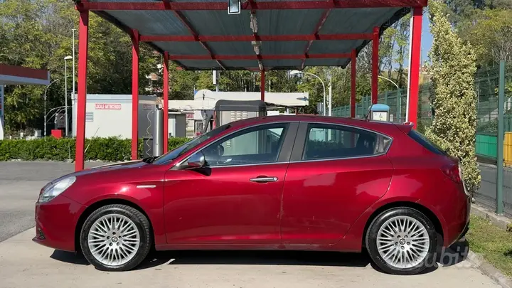 Alfa Romeo Giulietta 2012 photo 3