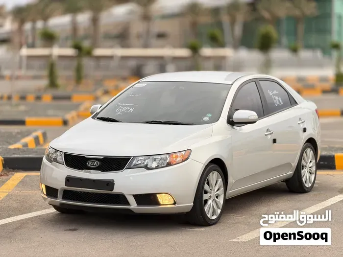 Kia Forte 2010 photo 2