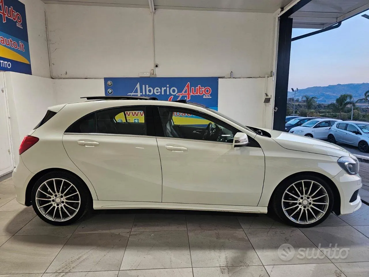 Mercedes-Benz A 180 2013 photo 4