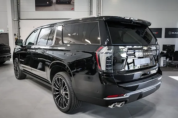 Chevrolet Suburban 2026 photo 5